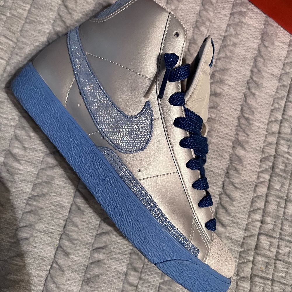 Nike Womens Blazer High Special Edition Pisces - Picture 6 of 9